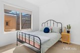 https://images.listonce.com.au/custom/160x/listings/426-maxwell-street-mornington-vic-3931/429/01809429_img_09.jpg?hQsSfqHI_DU
