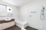 https://images.listonce.com.au/custom/160x/listings/4272-williams-rd-toorak-vic-3141/516/01771516_img_05.jpg?tYE1LB_G_gk
