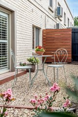 https://images.listonce.com.au/custom/160x/listings/428-warrigal-road-parkdale-vic-3195/649/01815649_img_11.jpg?HrJgbcikINY