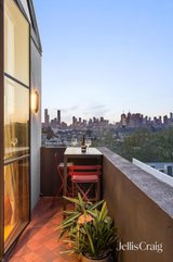 https://images.listonce.com.au/custom/160x/listings/429-gipps-street-richmond-vic-3121/328/01980328_img_17.jpg?FxDGQ2i88YY