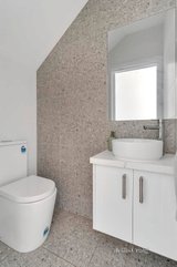 https://images.listonce.com.au/custom/160x/listings/42a-sussex-street-pascoe-vale-south-vic-3044/942/01675942_img_17.jpg?fNeBIor8PYI