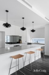https://images.listonce.com.au/custom/160x/listings/42b-goodrich-street-bentleigh-east-vic-3165/729/01809729_img_06.jpg?Cdtt5Y5m5-k