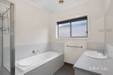 https://images.listonce.com.au/custom/160x/listings/43-ascot-gardens-drive-delacombe-vic-3356/886/01941886_img_07.jpg?QbZ5PiD9Eok