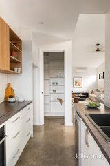 https://images.listonce.com.au/custom/160x/listings/43-ballantyne-street-thornbury-vic-3071/143/01981143_img_16.jpg?NhcsfCxfcg8
