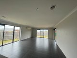 https://images.listonce.com.au/custom/160x/listings/43-estuary-boulevard-leopold-vic-3224/029/01775029_img_07.jpg?u4fPO9-TdM8