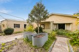 https://images.listonce.com.au/custom/160x/listings/43-fletcher-street-castlemaine-vic-3450/049/01523049_img_14.jpg?PCkfNt9Sz5c