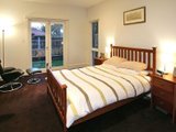 https://images.listonce.com.au/custom/160x/listings/43-goldsmith-street-elwood-vic-3184/804/01793804_img_05.jpg?53GhAl5uSgY