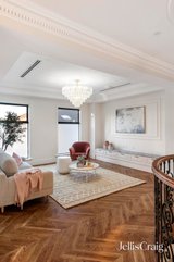https://images.listonce.com.au/custom/160x/listings/43-mills-street-glen-iris-vic-3146/221/01903221_img_16.jpg?wxrt4HLkvBU