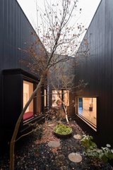 https://images.listonce.com.au/custom/160x/listings/43-walker-street-northcote-vic-3070/519/01733519_img_22.jpg?g7-J2c6WckY