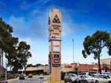 https://images.listonce.com.au/custom/160x/listings/4355-blackshaws-road-altona-north-vic-3025/098/01203098_img_09.jpg?ZJmPv3LaVyg