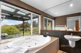 https://images.listonce.com.au/custom/160x/listings/437-hospital-street-daylesford-vic-3460/686/01118686_img_06.jpg?nokNWIbToGA