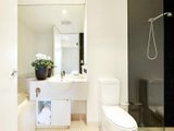 https://images.listonce.com.au/custom/160x/listings/4385-rouse-street-port-melbourne-vic-3207/718/01731718_img_06.jpg?CqK9LChDEU8