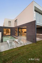 https://images.listonce.com.au/custom/160x/listings/439-clarke-street-northcote-vic-3070/105/01912105_img_08.jpg?tebTo73lgQ4
