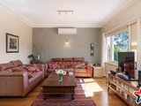 https://images.listonce.com.au/custom/160x/listings/439-maroondah-highway-healesville-vic-3777/428/01526428_img_05.jpg?L0L8M7tXX0k