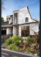 https://images.listonce.com.au/custom/160x/listings/43a-ruskin-street-elwood-vic-3184/466/01981466_img_02.jpg?p1A_Z2D_Q_Q