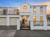 https://images.listonce.com.au/custom/160x/listings/43b-barrow-street-brunswick-vic-3056/488/00964488_img_01.jpg?ONSeVB6QNlE