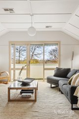 https://images.listonce.com.au/custom/160x/listings/44-anderson-road-hawthorn-east-vic-3123/023/01782023_img_06.jpg?oy50WFu4PvE