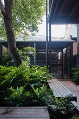 https://images.listonce.com.au/custom/160x/listings/44-bell-street-fitzroy-vic-3065/369/01637369_img_22.jpg?q2n-liEbn-0