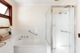 https://images.listonce.com.au/custom/160x/listings/44-brassey-avenue-rosanna-vic-3084/748/01700748_img_07.jpg?14f8TBFH2Ew