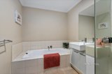 https://images.listonce.com.au/custom/160x/listings/44-evans-drive-croydon-vic-3136/811/01181811_img_11.jpg?W8ufyqOYs6c