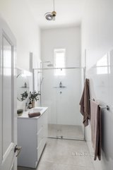 https://images.listonce.com.au/custom/160x/listings/44-greville-street-prahran-vic-3181/665/01736665_img_05.jpg?HSEVxRSWzCs