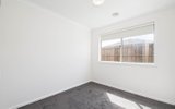 https://images.listonce.com.au/custom/160x/listings/44-manchester-boulevard-officer-vic-3809/384/01680384_img_07.jpg?_EJjM05rZ5o