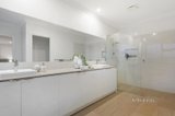 https://images.listonce.com.au/custom/160x/listings/44-romoly-drive-forest-hill-vic-3131/569/01072569_img_08.jpg?4_W3UIMIQl0