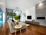 https://images.listonce.com.au/custom/160x/listings/44-spray-street-elwood-vic-3184/043/01794043_img_09.jpg?Lkg7vgbP2cQ