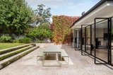 https://images.listonce.com.au/custom/160x/listings/44-tivoli-road-south-yarra-vic-3141/092/01892092_img_09.jpg?wiU3t9jZe_g