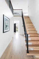 https://images.listonce.com.au/custom/160x/listings/44-weybridge-street-surrey-hills-vic-3127/350/00642350_img_22.jpg?R1hUMvnmUxo