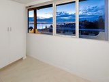 https://images.listonce.com.au/custom/160x/listings/44189-beaconsfield-parade-middle-park-vic-3206/531/01087531_img_07.jpg?BNraAoWxFos