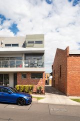 https://images.listonce.com.au/custom/160x/listings/447-roxburgh-street-ascot-vale-vic-3032/855/01140855_img_17.jpg?-v5kRr55gNs