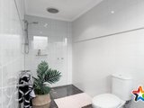 https://images.listonce.com.au/custom/160x/listings/447a-carronvale-road-mooroolbark-vic-3138/295/01526295_img_14.jpg?ijsMWcuWAF8