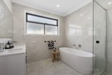 https://images.listonce.com.au/custom/160x/listings/44b-hillview-avenue-mount-waverley-vic-3149/689/01872689_img_04.jpg?uVknBhb2X7E