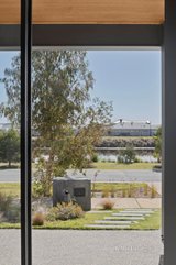 https://images.listonce.com.au/custom/160x/listings/45-coquina-drive-point-lonsdale-vic-3225/935/01691935_img_08.jpg?zVYF3N-TAC0