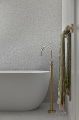 https://images.listonce.com.au/custom/160x/listings/45-coquina-drive-point-lonsdale-vic-3225/935/01691935_img_14.jpg?Cn20uGLh88I