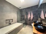 https://images.listonce.com.au/custom/160x/listings/45-iona-avenue-belmont-vic-3216/054/01975054_img_12.jpg?NLRRrNyMUoM