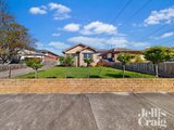 https://images.listonce.com.au/custom/160x/listings/45-mccarron-parade-essendon-vic-3040/906/01578906_img_13.jpg?as6H3xUOUIg