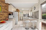 https://images.listonce.com.au/custom/160x/listings/45-meadowlark-lane-mooroolbark-vic-3138/094/01902094_img_02.jpg?n-0XD_igqp0