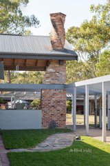 https://images.listonce.com.au/custom/160x/listings/45-osborne-road-north-warrandyte-vic-3113/387/01648387_img_19.jpg?T8AHoMdU5cI