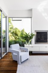 https://images.listonce.com.au/custom/160x/listings/45-richmond-terrace-richmond-vic-3121/944/01184944_img_10.jpg?yVfCzNG-UBA