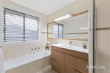 https://images.listonce.com.au/custom/160x/listings/45-settlers-hill-crescent-croydon-hills-vic-3136/456/01978456_img_09.jpg?AIfjhUQr8ps