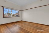 https://images.listonce.com.au/custom/160x/listings/451-st-georges-road-thornbury-vic-3071/850/01876850_img_01.jpg?vMKN0g8EPKw