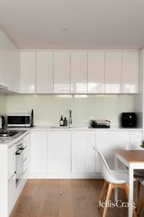 https://images.listonce.com.au/custom/160x/listings/457-station-street-fairfield-vic-3078/675/01950675_img_11.jpg?-pBECIiVq2U