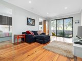 https://images.listonce.com.au/custom/160x/listings/458-st-clems-road-doncaster-east-vic-3109/687/01108687_img_06.jpg?bEG4xvRy5NM