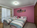 https://images.listonce.com.au/custom/160x/listings/458-willonga-street-strathmore-vic-3041/657/00847657_img_08.jpg?T0KQfErk8B8