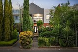https://images.listonce.com.au/custom/160x/listings/46-bateman-road-kensington-vic-3031/758/01974758_img_04.jpg?iFPqHfdGSY0