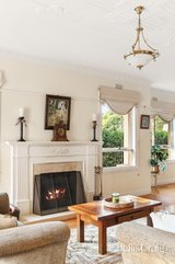 https://images.listonce.com.au/custom/160x/listings/46-charman-road-mentone-vic-3194/422/01900422_img_06.jpg?BZ3Y11z5d6c