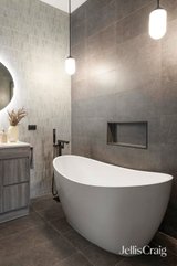 https://images.listonce.com.au/custom/160x/listings/46-david-street-hampton-vic-3188/875/01764875_img_15.jpg?6QfEhedwbf4