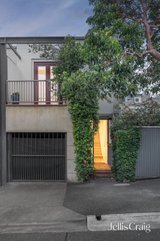 https://images.listonce.com.au/custom/160x/listings/46-docker-street-richmond-vic-3121/807/01828807_img_01.jpg?xhm_7xZ9XOs